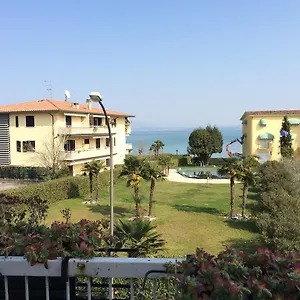 https://residence-poggio-al-lago-sirmione.it-lombardy.com